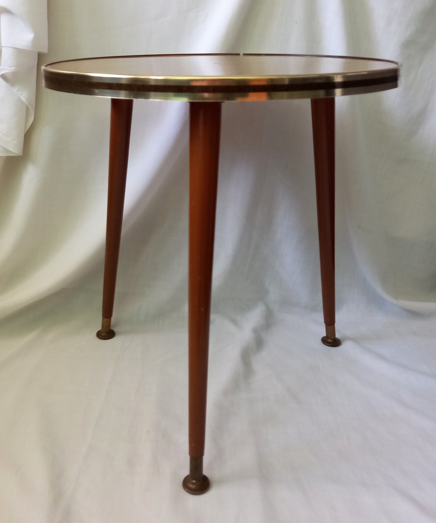 Vintage Mid Century Round Coffee Side Table Plant Stand With Tapered Legs
