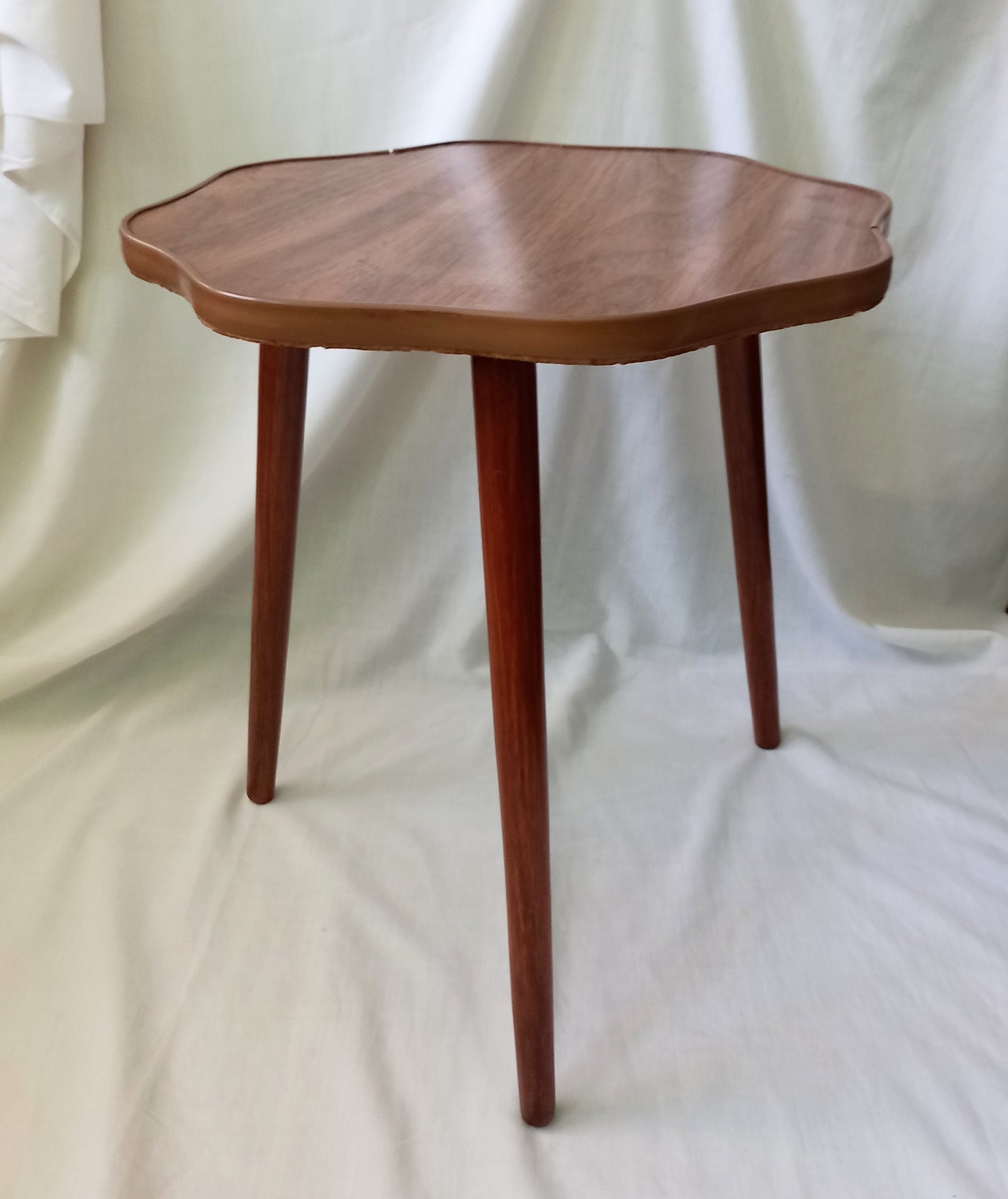Vintage Mid Century wavy edge Coffee Side Table Plant Stand With Tapered Legs