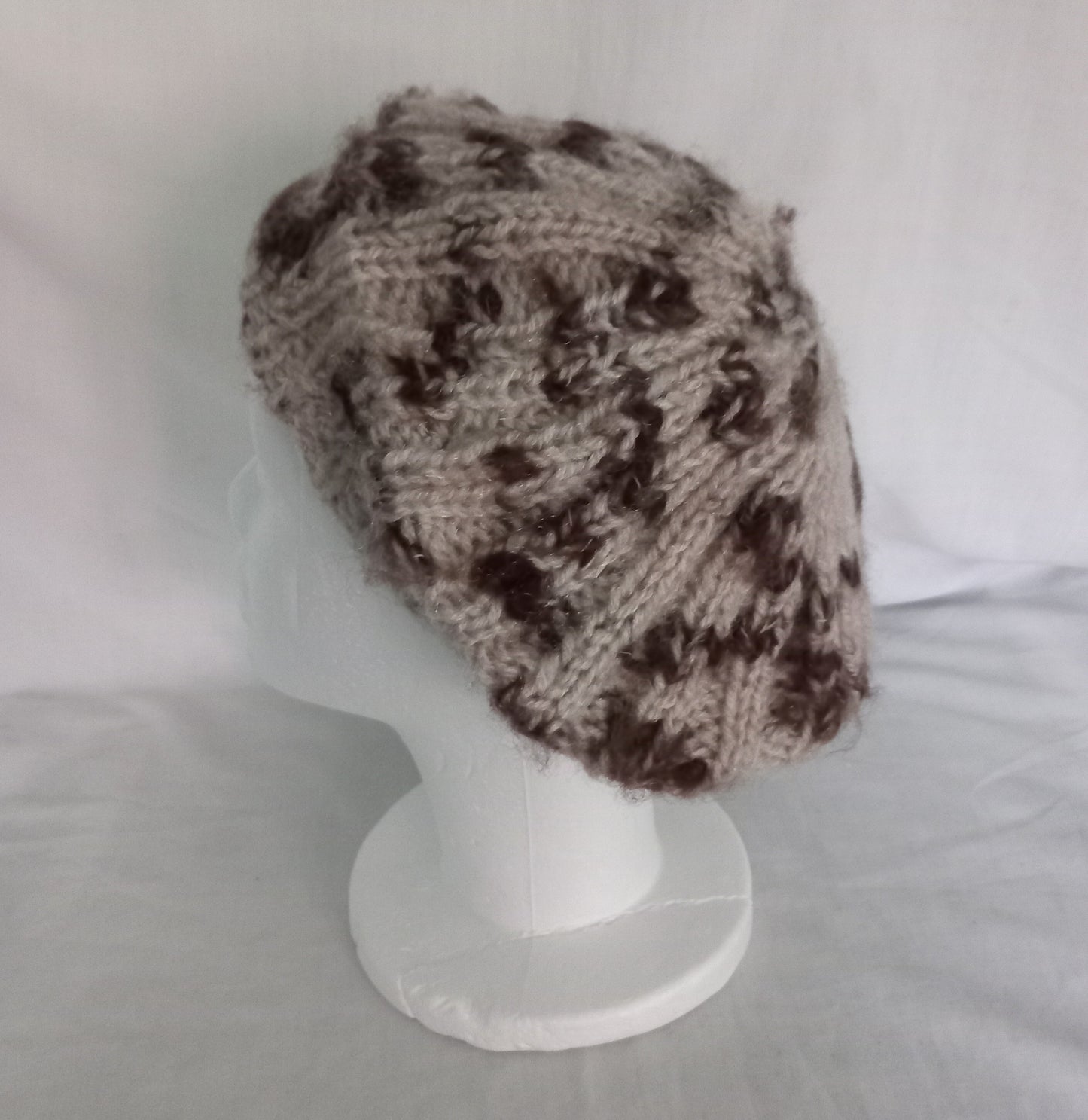 Vintage knitted beret hat in two tone brown wool