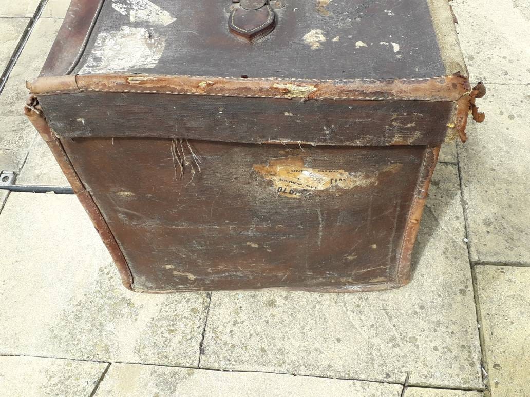 Antique brown leather effect square trunk