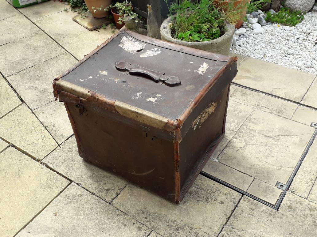 Antique brown leather effect square trunk