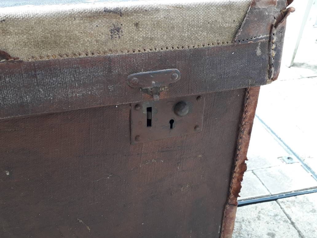 Antique brown leather effect square trunk