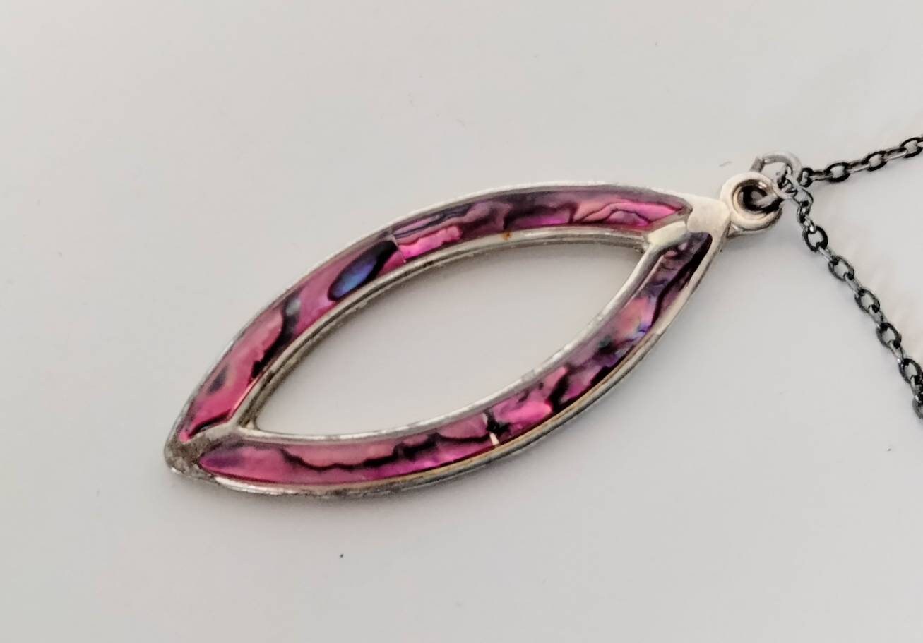 1980s silvertone & pink abalone shell oval pendant necklace