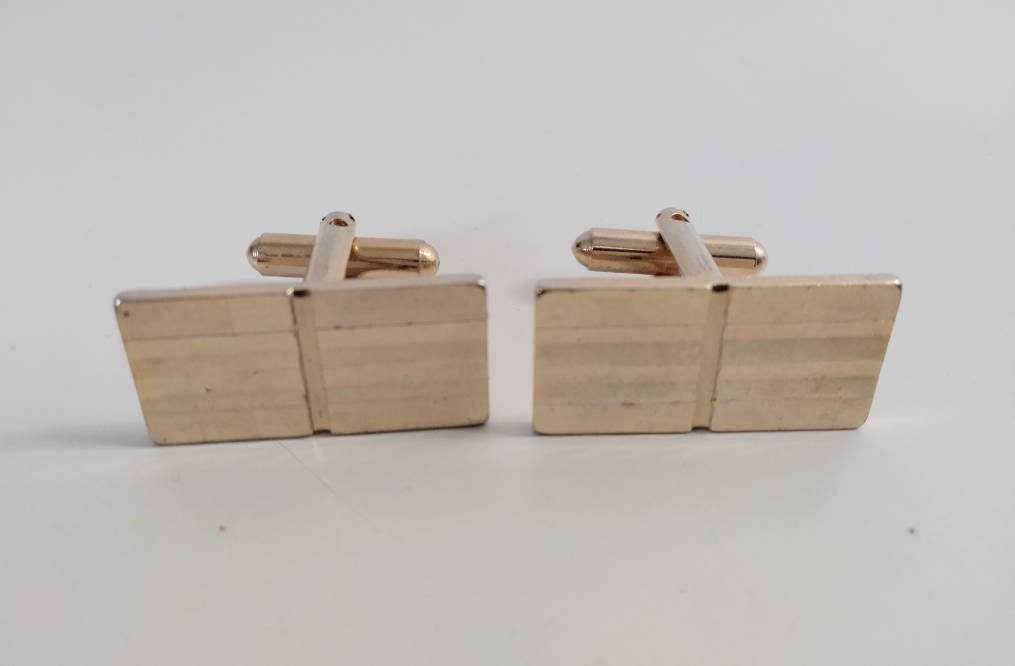 1970s goldtone textured rectangular geometric design cufflinks