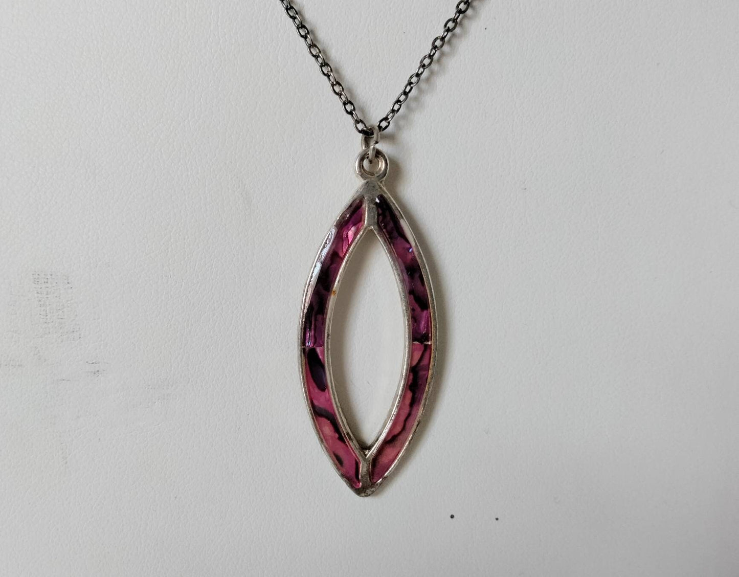 1980s silvertone & pink abalone shell oval pendant necklace