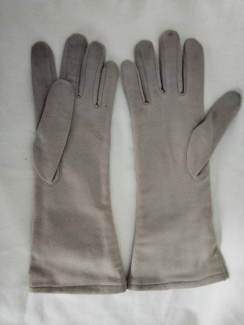 Vintage c1950s beige fleece lined ruched design ladies outdoor gloves M
