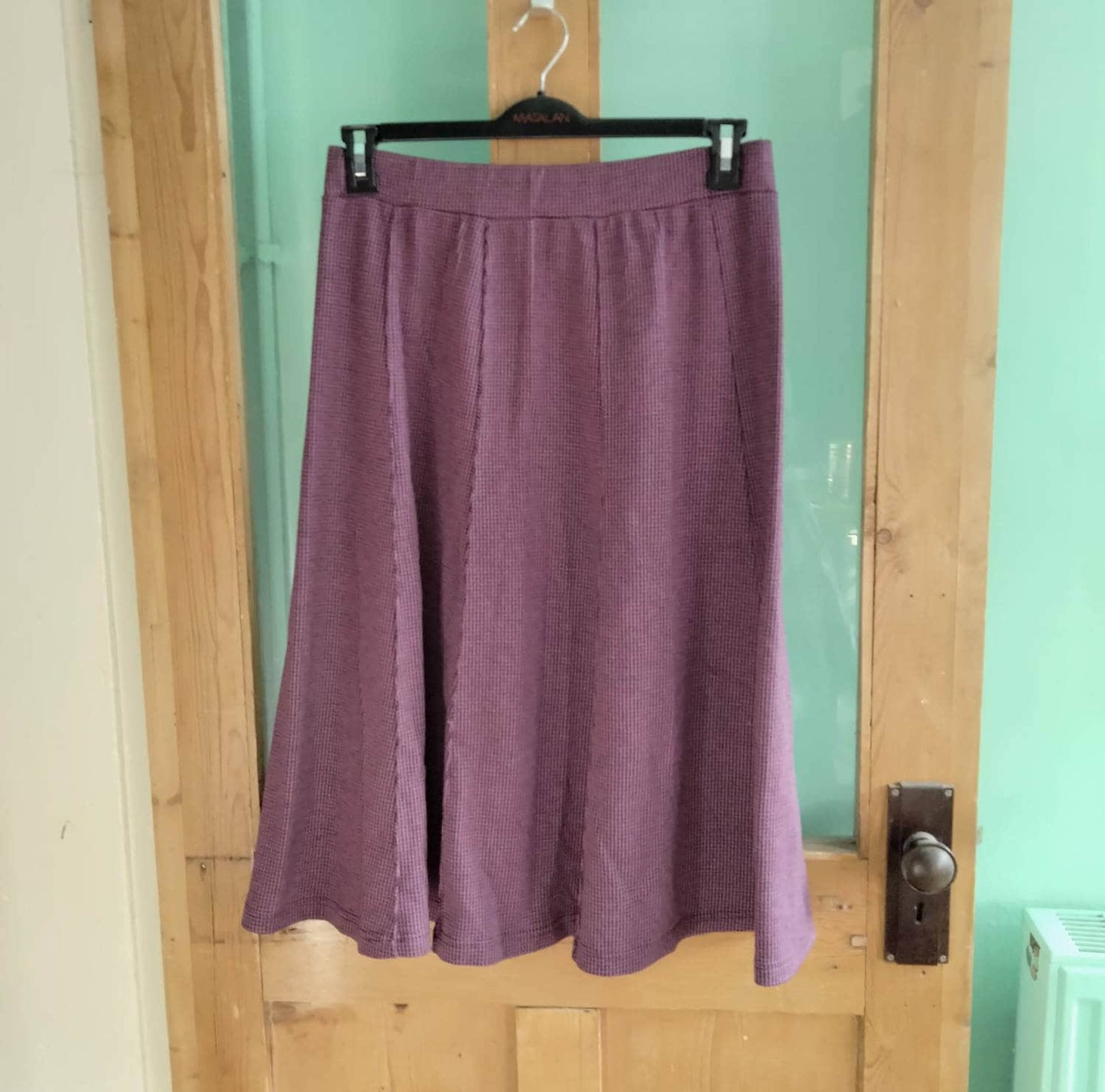 1980s purple & black dogtooth checked flared skirt 14 16