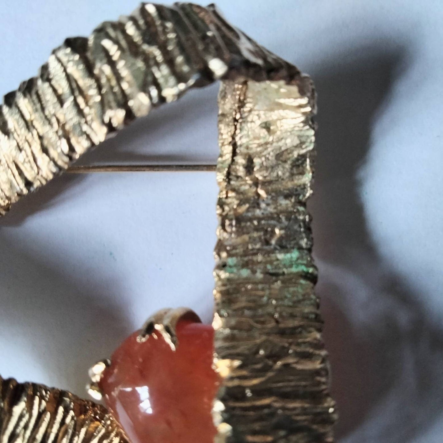 Mid century goldtone bark textured modernist style orange carnelian semi precious stone brooch