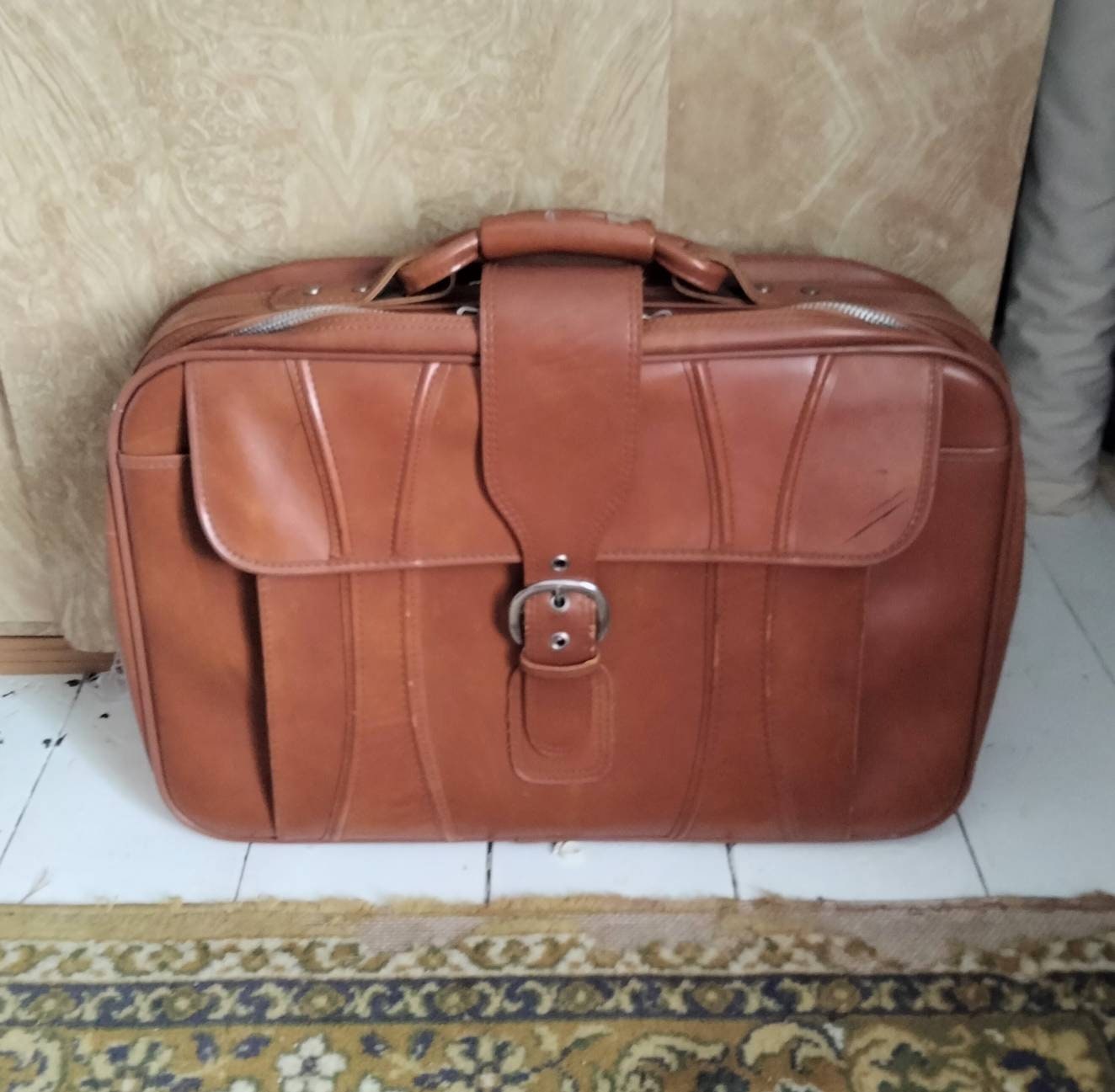 1970s Finesse tan brown leather effect suitcase 22.5"