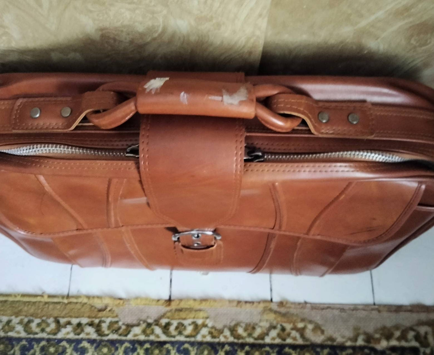 1970s Finesse tan brown leather effect suitcase 22.5"