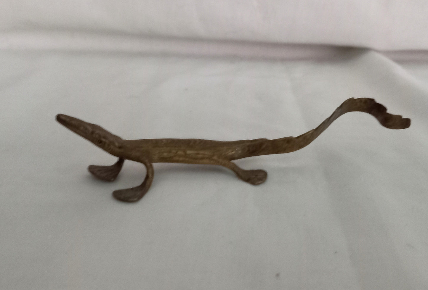 1970s gold brass lizard statue paperweight 5"