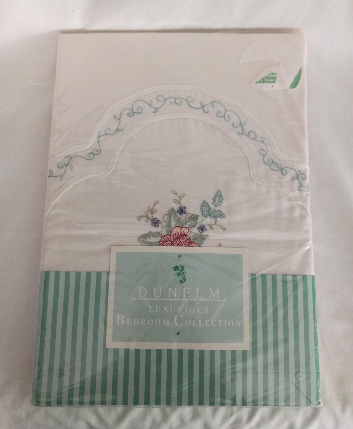 1980s Dunelm Luxury embroidered single duvet cover set, new in packet