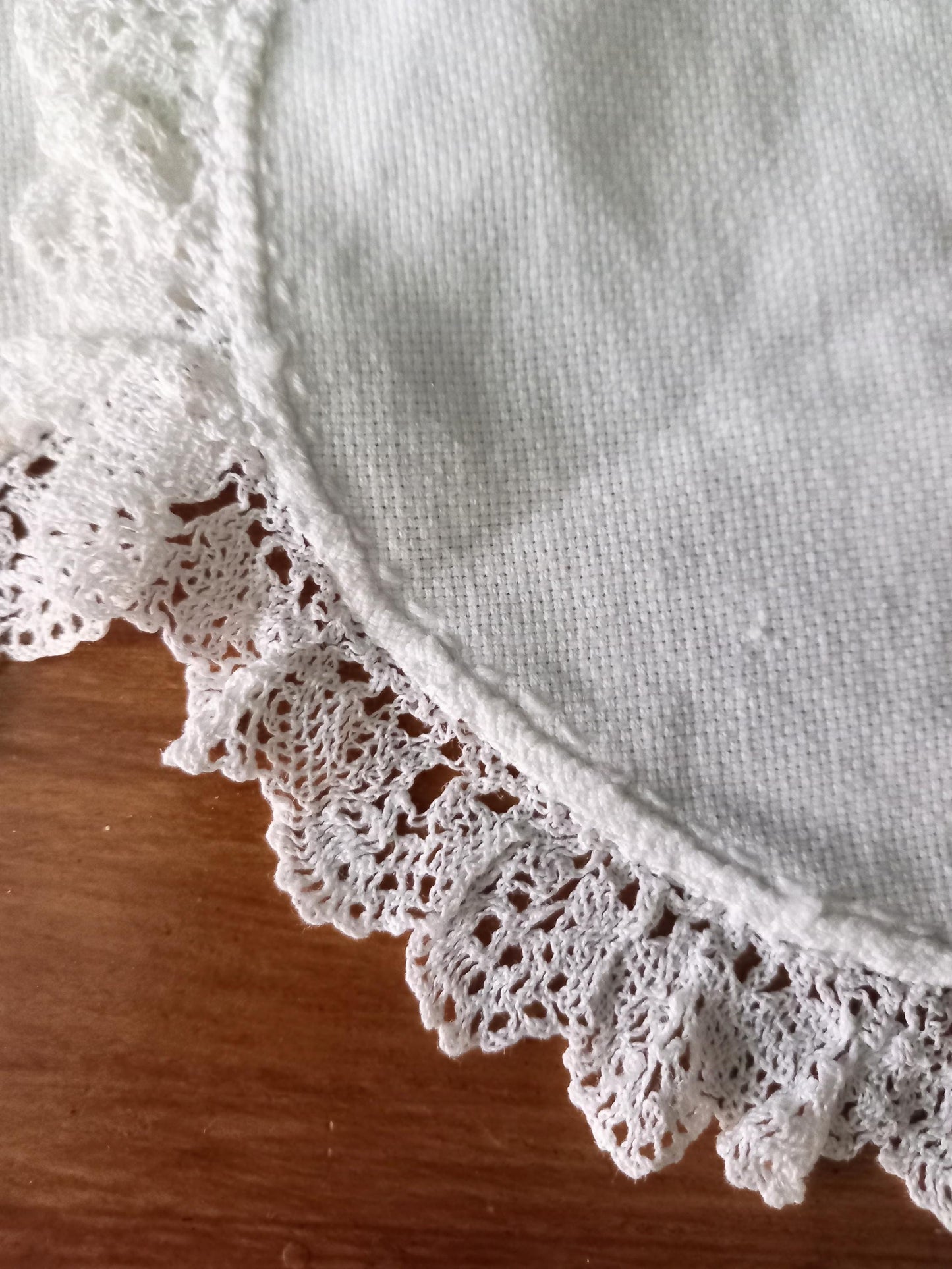 Set of 3 vintage Edwardian white round cotton doilies with hand made lace edge