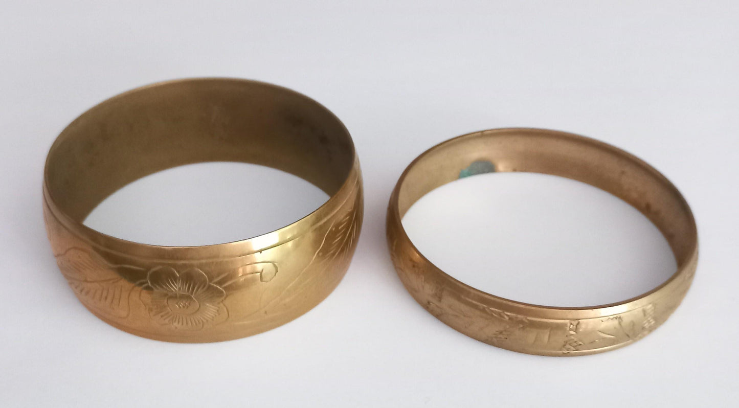 Pair of 1980s Indian goldtone brass floral design bangle bracelets