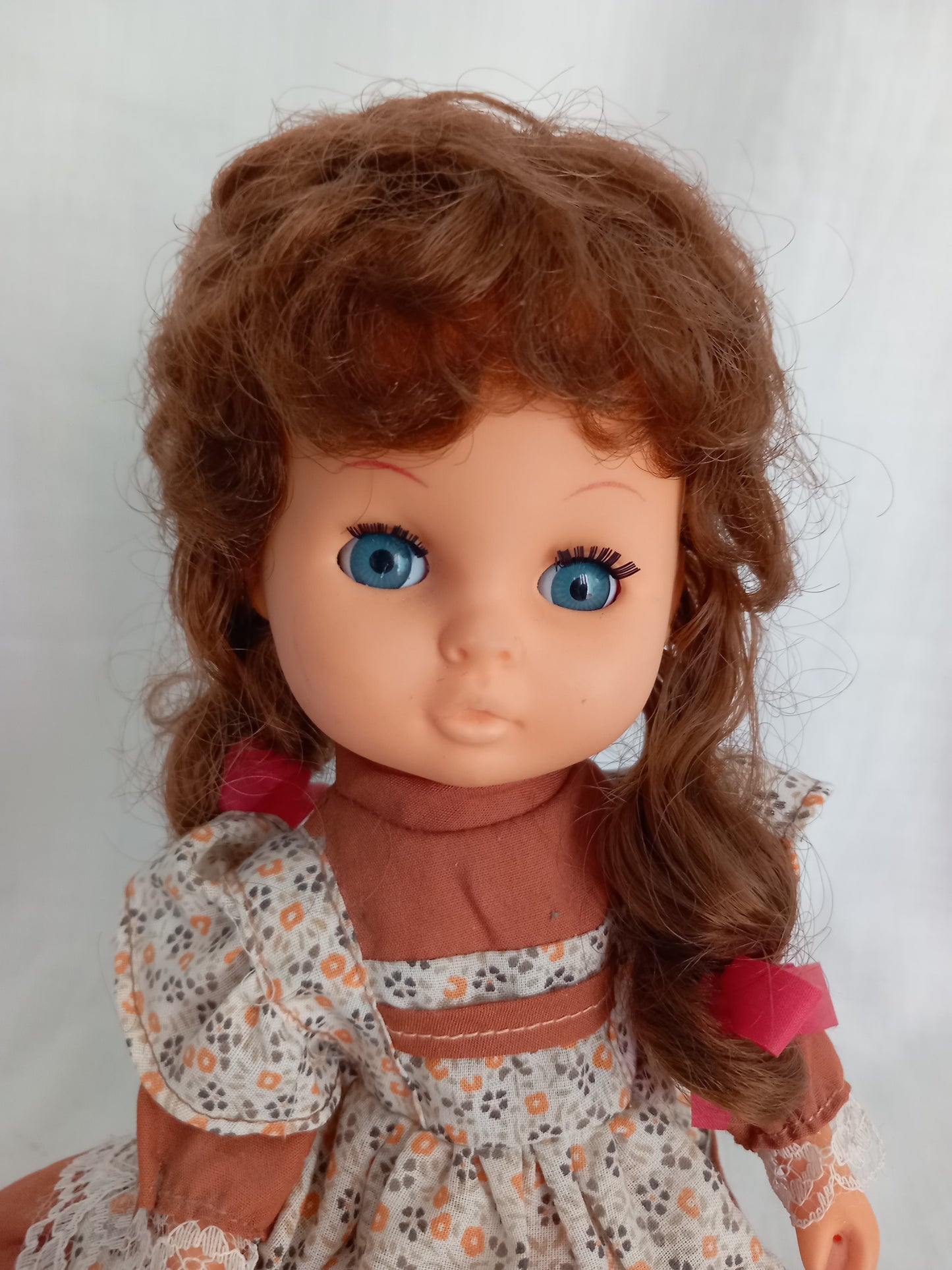 Vintage Kitsch Mid Century Blue Eye Brown Hair Rotating Musical Doll 10"