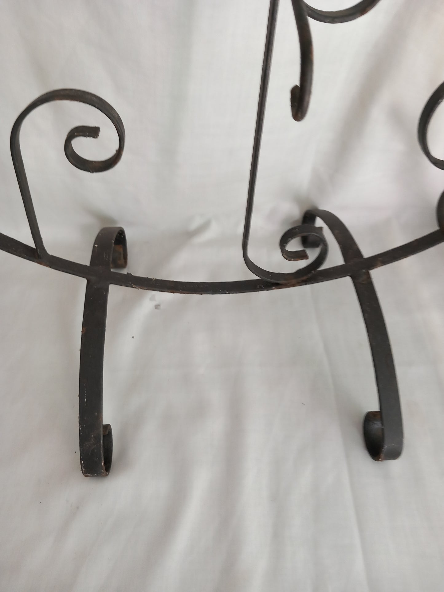 Vintage round black scrolled metal wrought iron 3 hole plant stand 24"