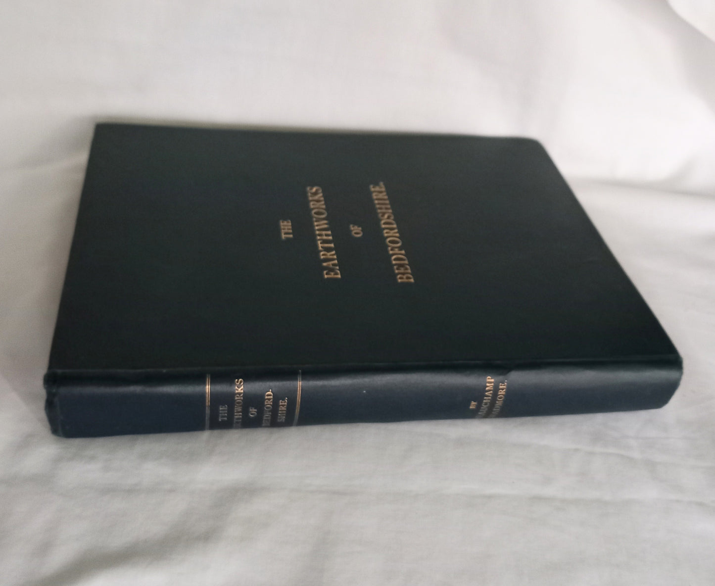 Rare book Earthworks Of Bedfordshire by Beauchamp Wadmore 1920 Illustrated