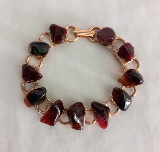 1970s goldtone link & red agate semi precious stone bracelet