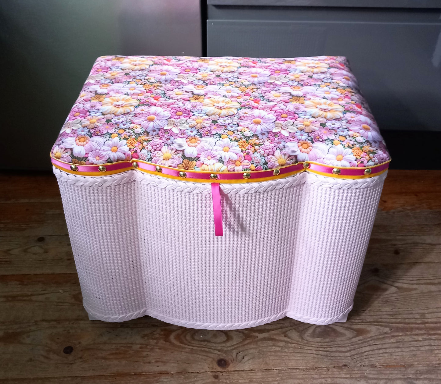 Vintage Lloyd Loom Style Stool Ottomon Laundry Basket Storage Seat Pink Floral