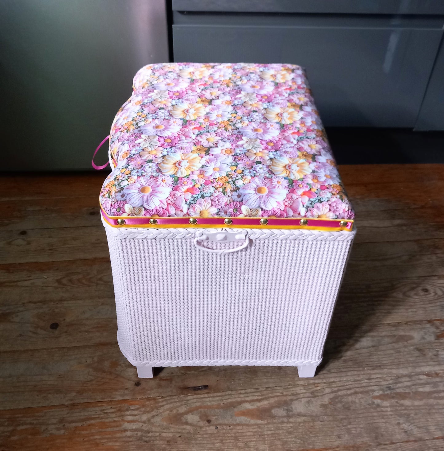 Vintage Lloyd Loom Style Stool Ottomon Laundry Basket Storage Seat Pink Floral