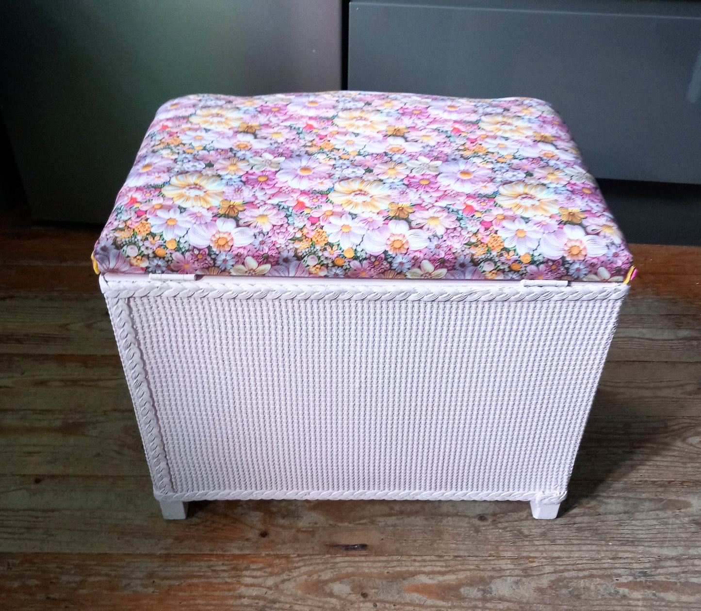 Vintage Lloyd Loom Style Stool Ottomon Laundry Basket Storage Seat Pink Floral