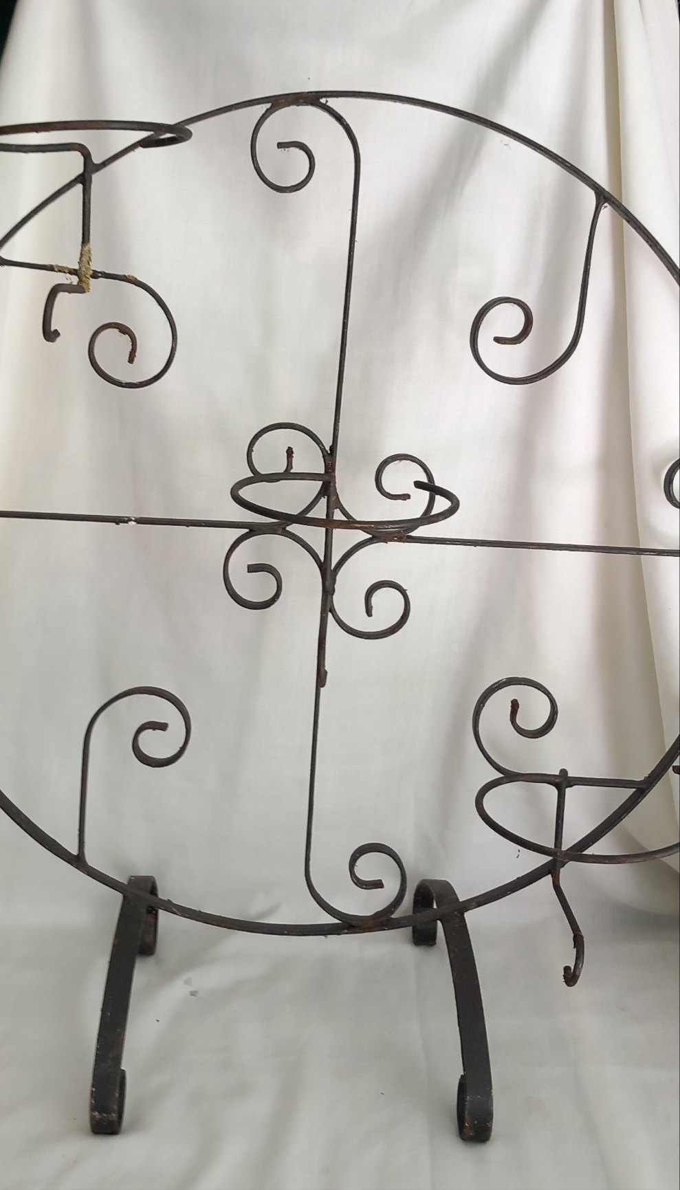 Vintage round black scrolled metal wrought iron 3 hole plant stand 24"