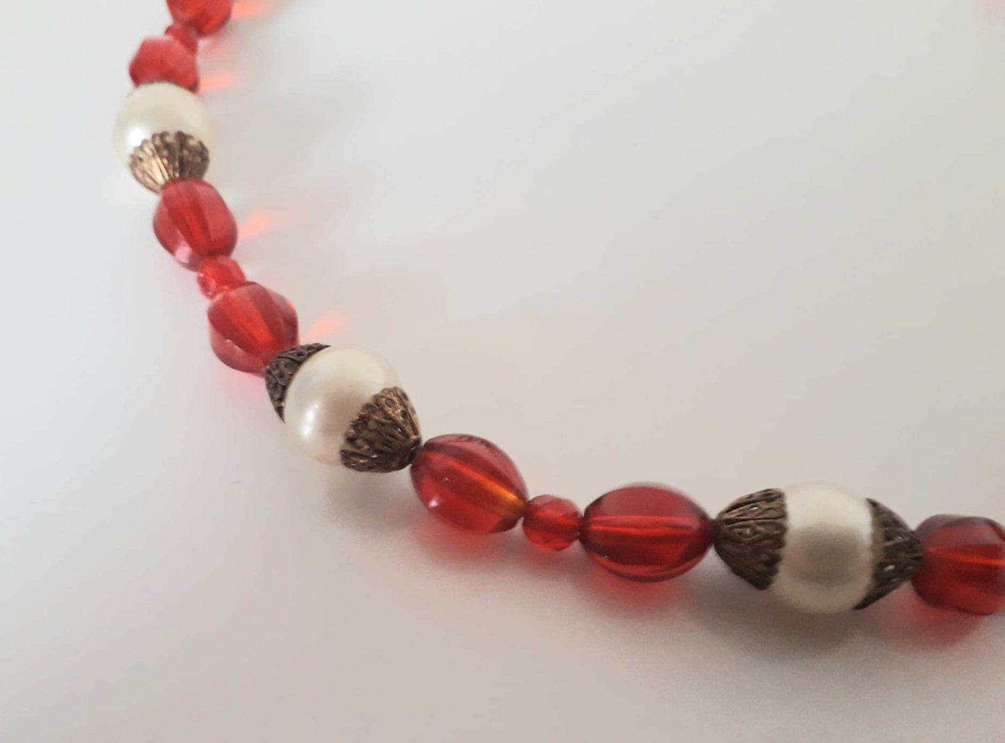 1950s red faceted crystal and glass pearl bead necklace