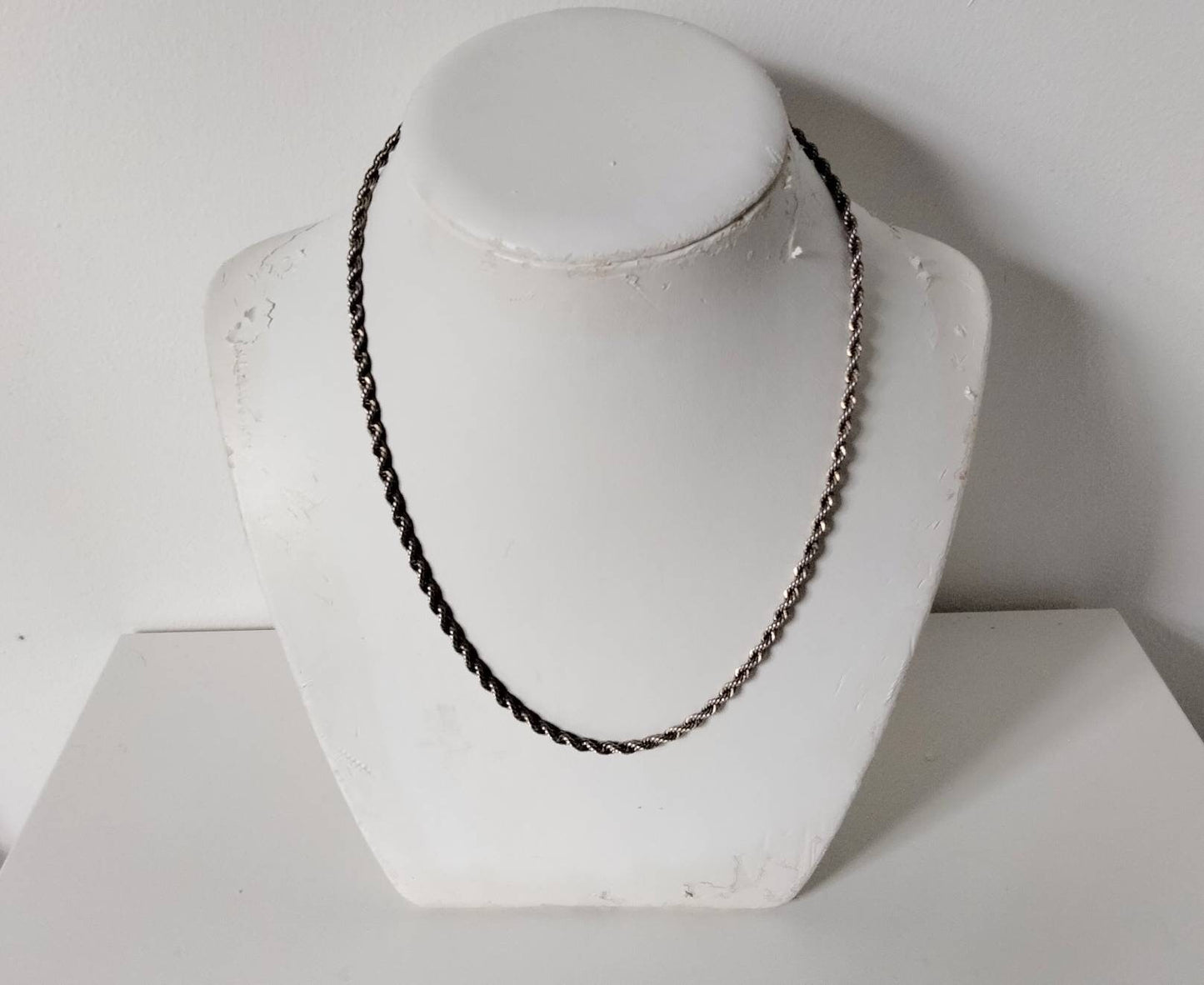 1980s goldtone rope chain necklace unisex 21"