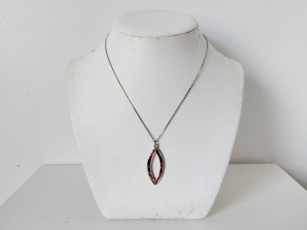 1980s silvertone & pink abalone shell oval pendant necklace