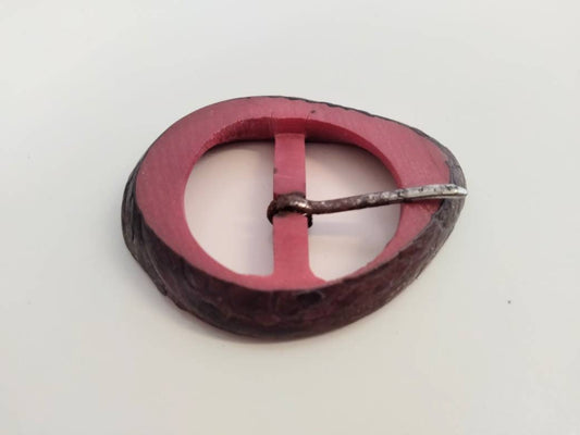 Mid century early plastic red & brown wood slice design belt buckle