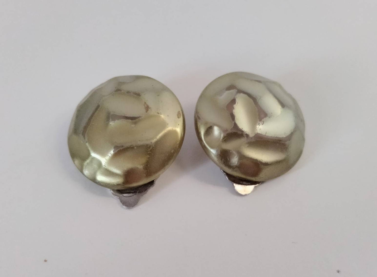 1960s round textured gold pearlised glass clip earrings