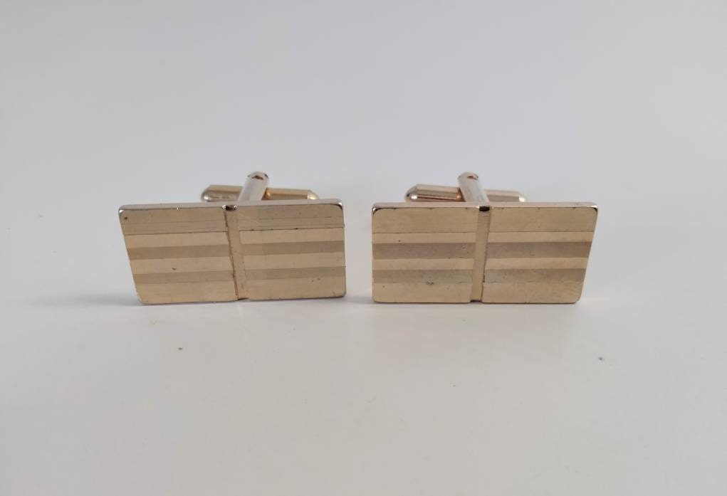 1970s goldtone textured rectangular geometric design cufflinks