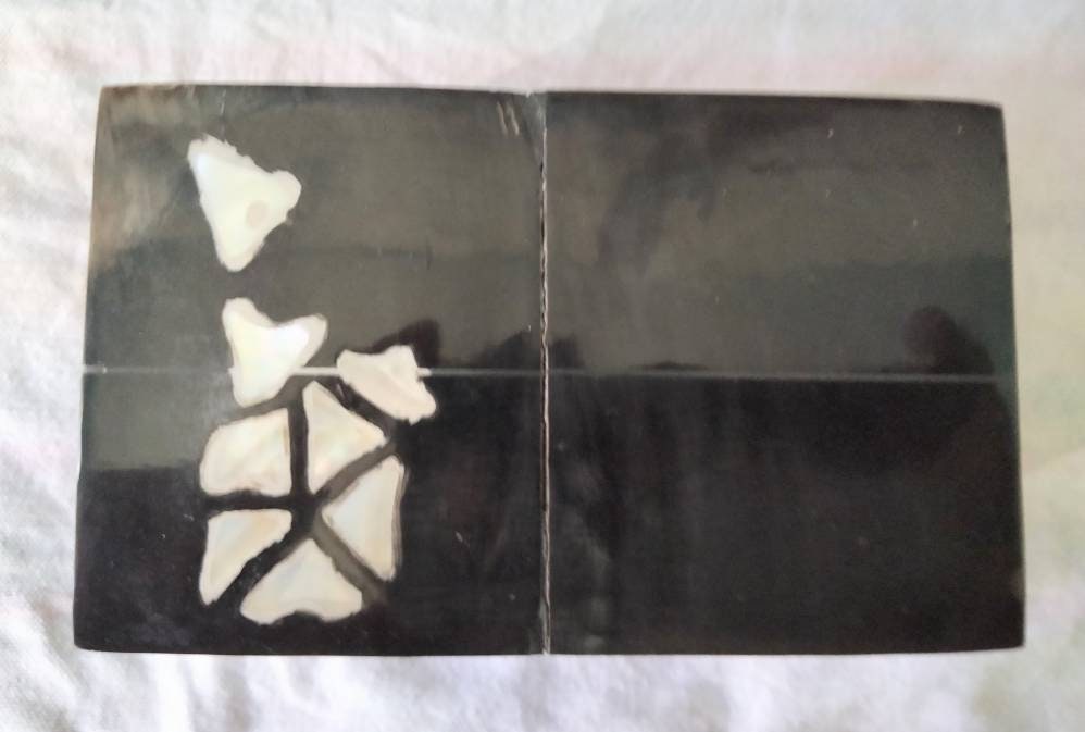 Black horn & mother of pearl detail small trinket box
