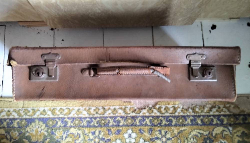Mid century tan brown real leather small suitcase 18"