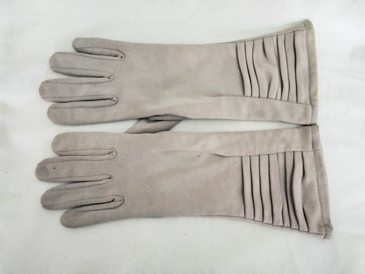 Vintage c1950s beige fleece lined ruched design ladies outdoor gloves M