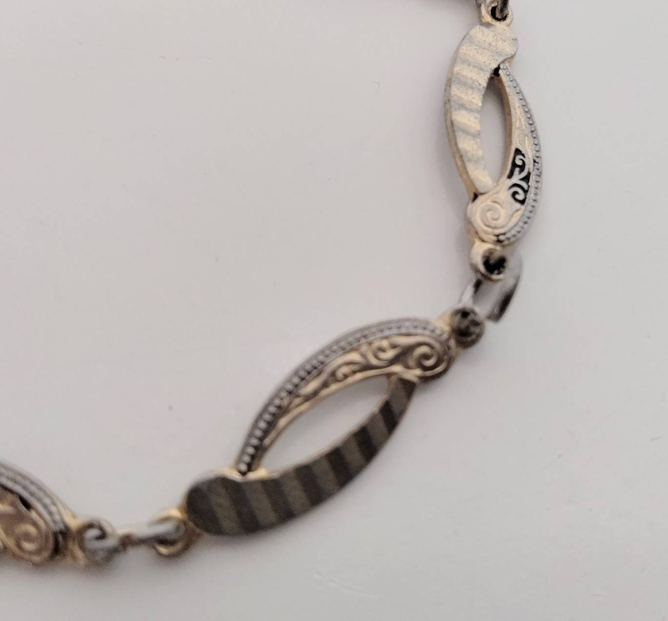 1970s goldtone textured metal link bracelet