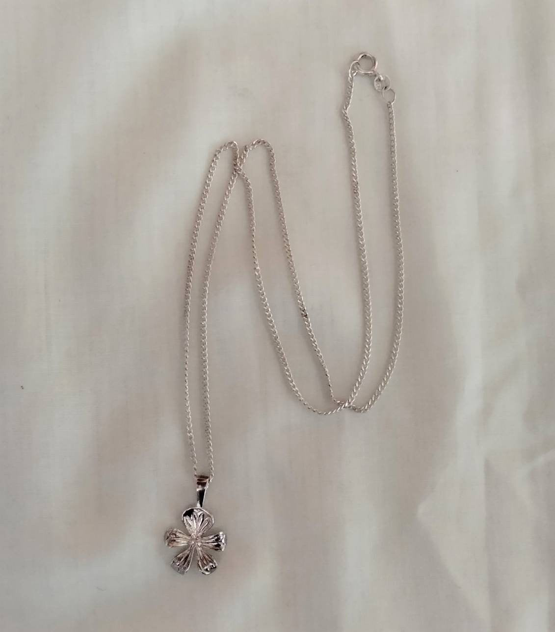 Late 20th century stamped 925 sterling silver textured flower pendant necklace