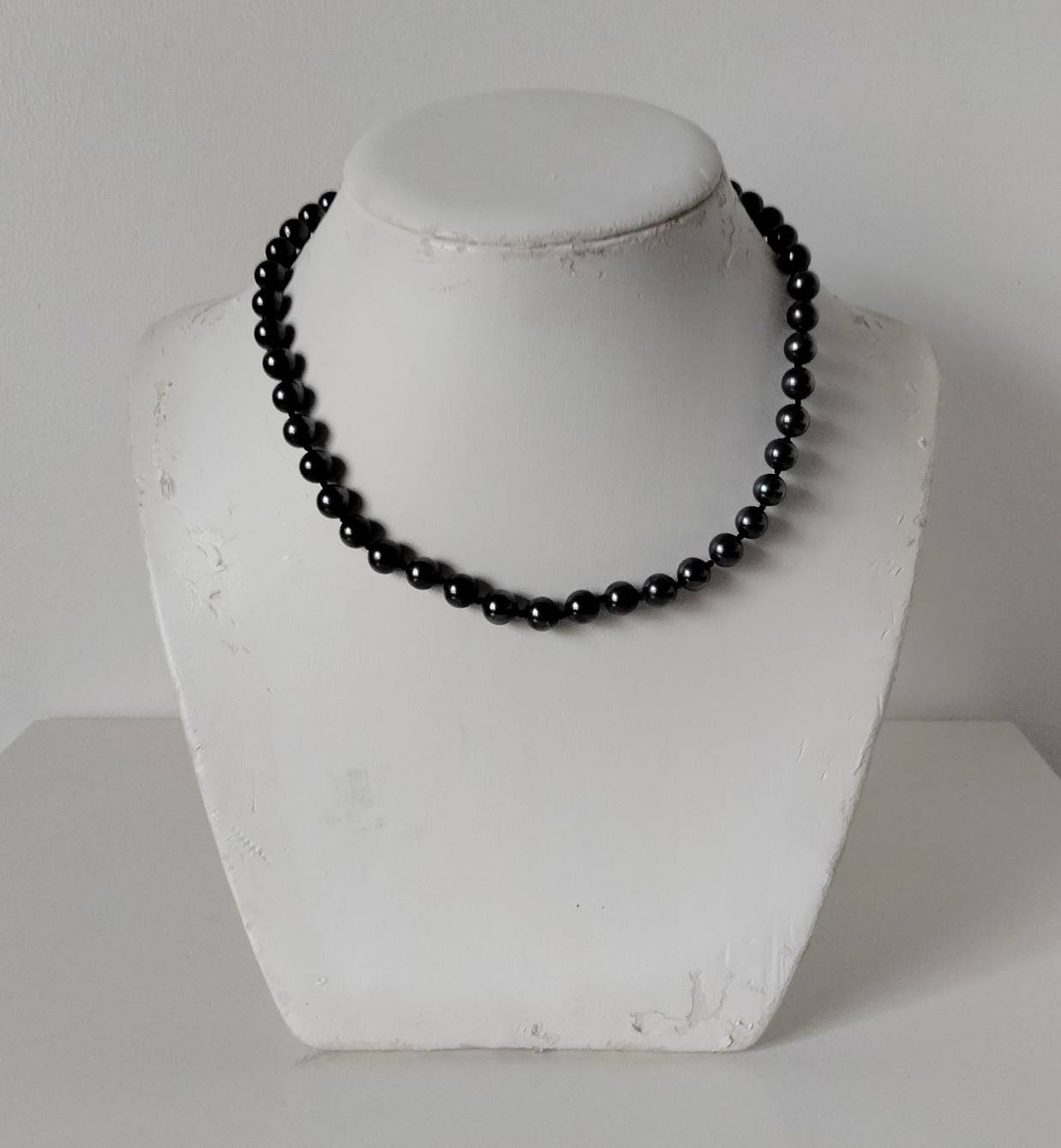 1950s black iridescent glass pearl bead necklace with clear rhinestone clasp