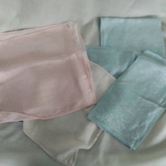 Set of 6 vintage floral jacquard blue and pink napkins table linen