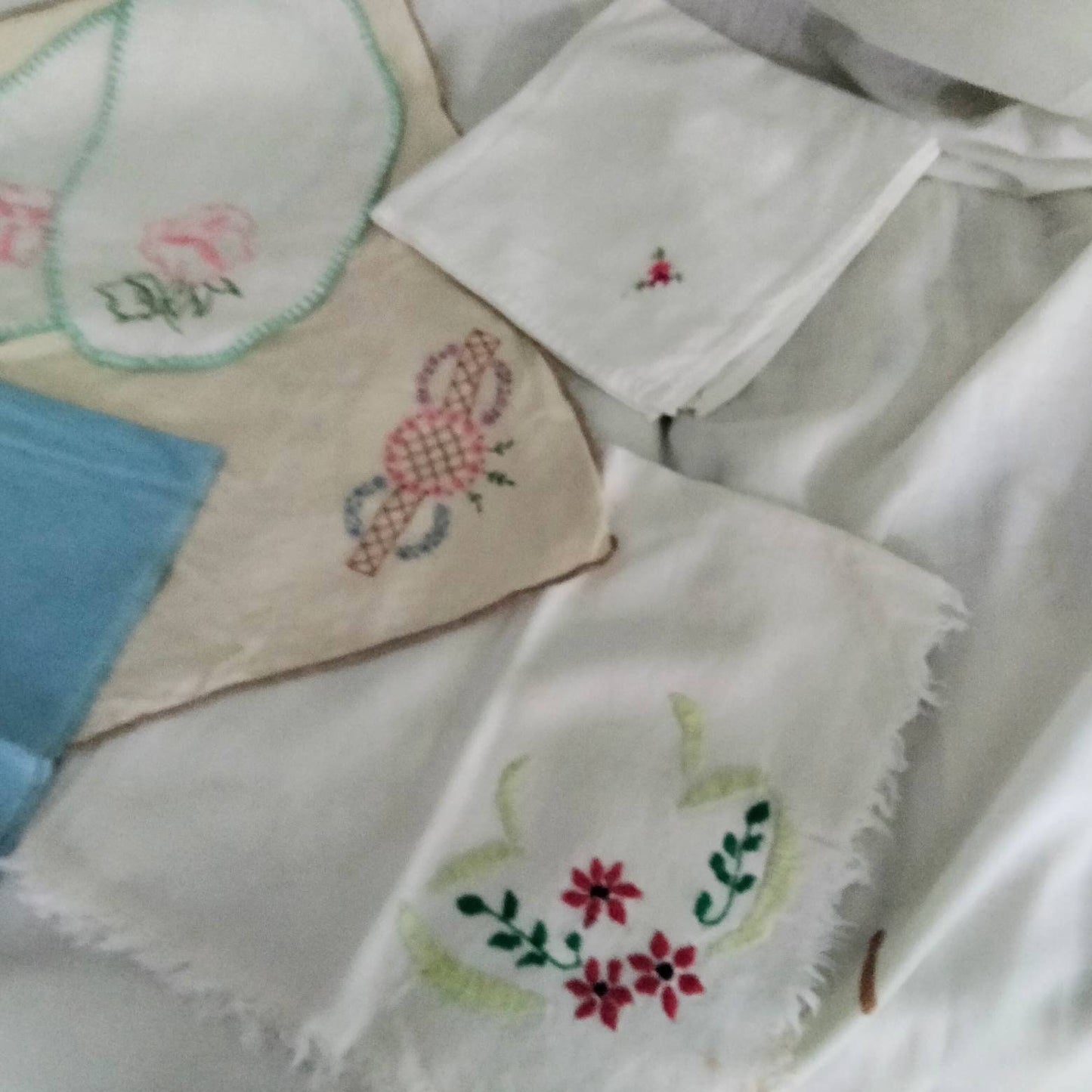 Lot of 6 hand made embroidered art deco tray cloths, mats & doilies
