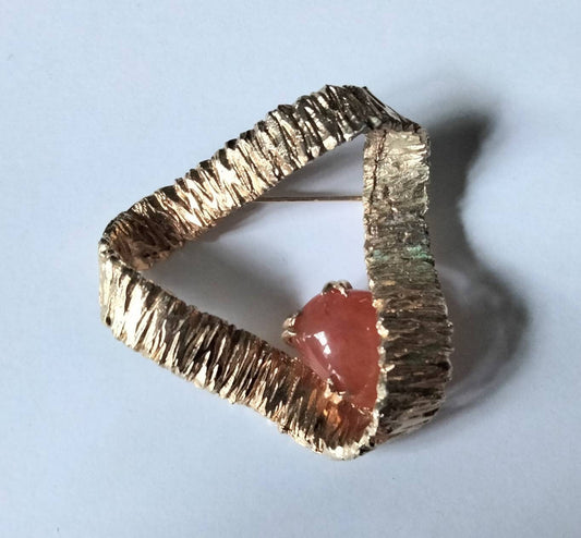 Mid century goldtone bark textured modernist style orange carnelian semi precious stone brooch