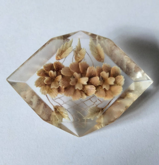 Vintage mid century 1960s moulded resin flower basket brooch pin