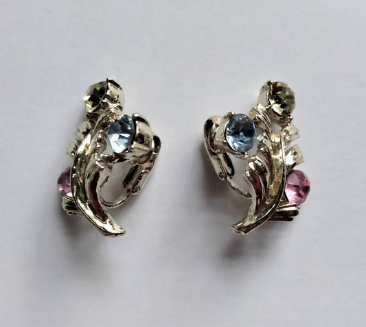 1950s Jewelcraft goldtone & rhinestone leaf design clip earrings