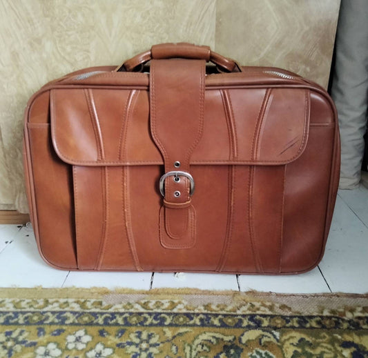 1970s Finesse tan brown leather effect suitcase 22.5"