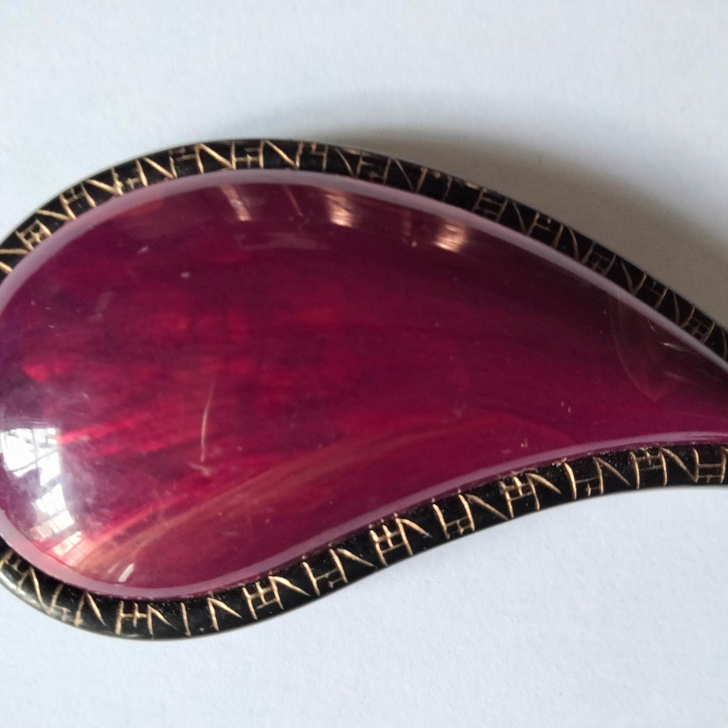 1980s Black & Pink Acrylic Teardrop brooch