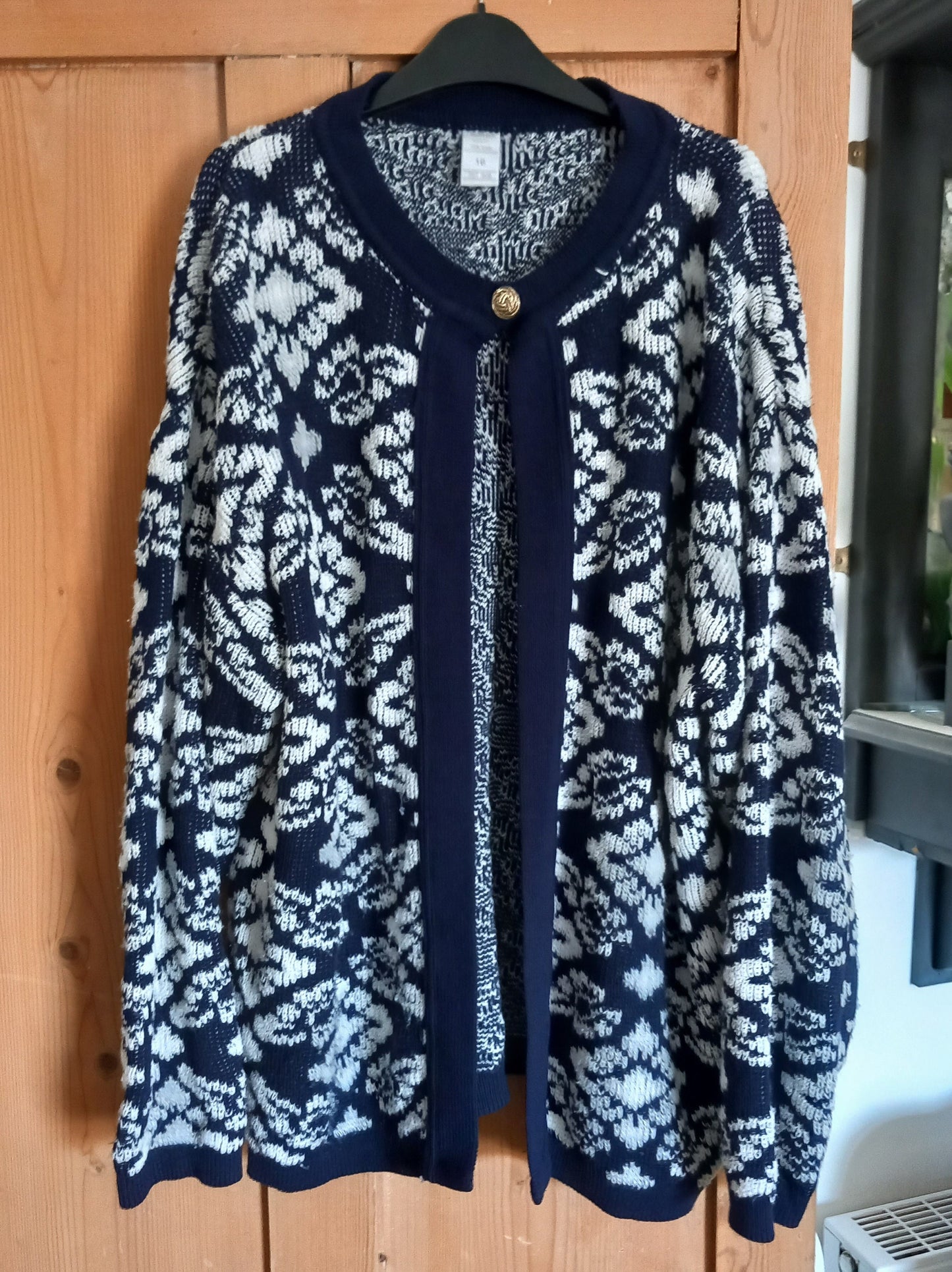1980s Littlewoods Blue & White Flower Pattern Chunky Knitted Cardigan 16