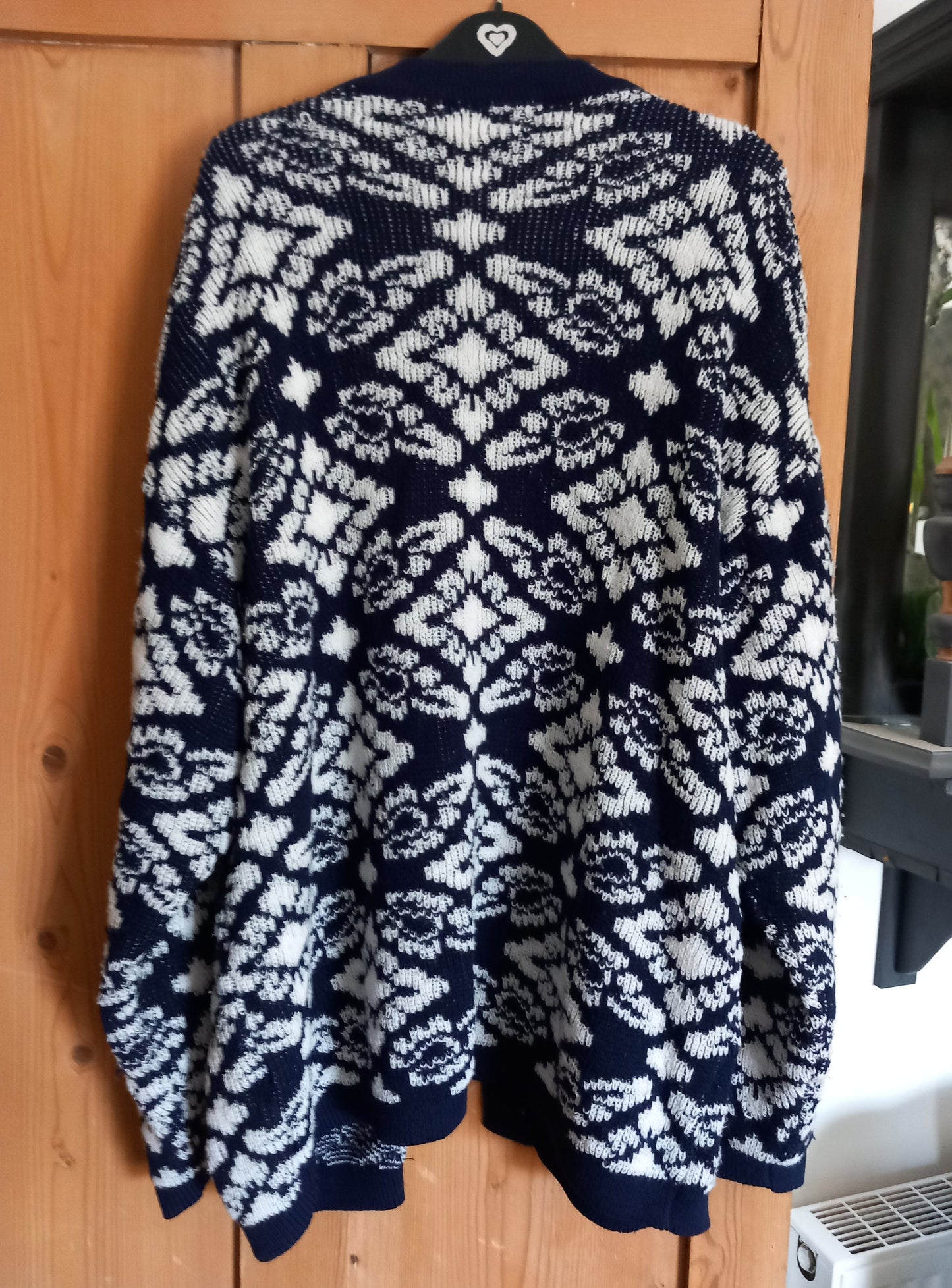 1980s Littlewoods Blue & White Flower Pattern Chunky Knitted Cardigan 16