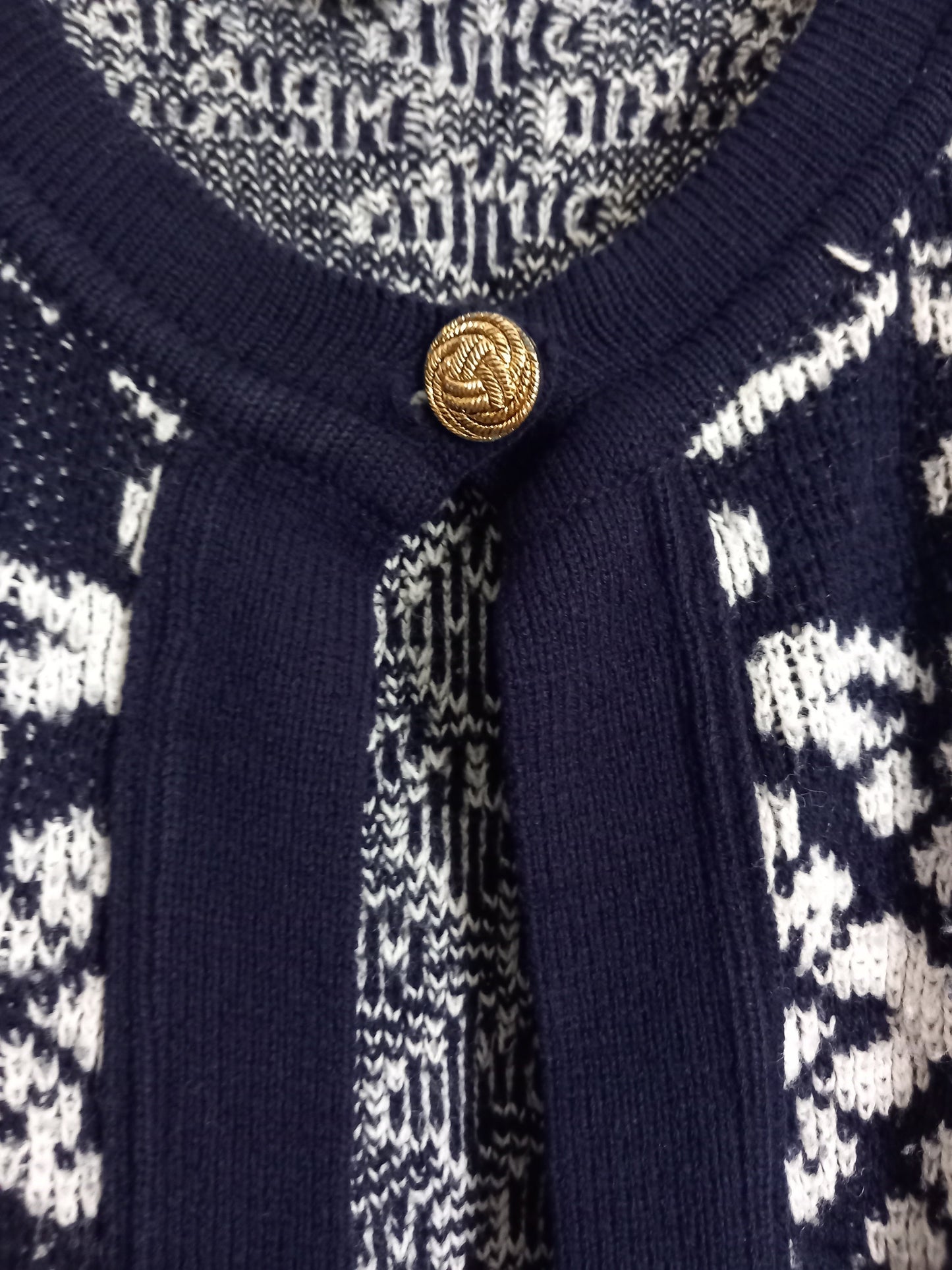 1980s Littlewoods Blue & White Flower Pattern Chunky Knitted Cardigan 16