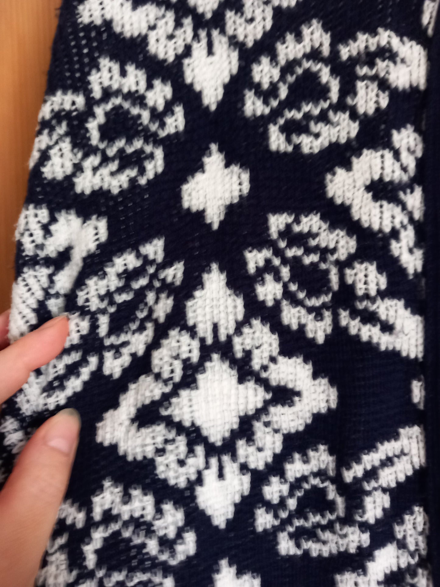 1980s Littlewoods Blue & White Flower Pattern Chunky Knitted Cardigan 16