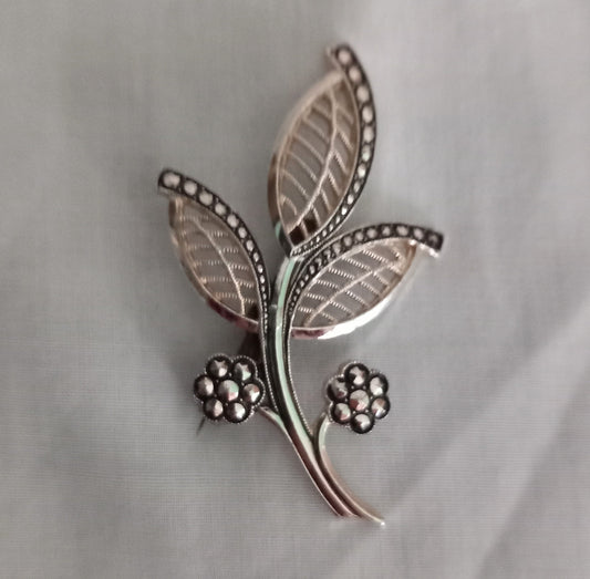 1950s Silvertone Faux Marcasite Flower brooch